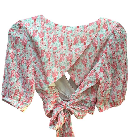 NWT Lulus Floral Puff Sleeve Wrap Crop Top With Back Tie Detail Summer Spring M - Picture 3 of 10
